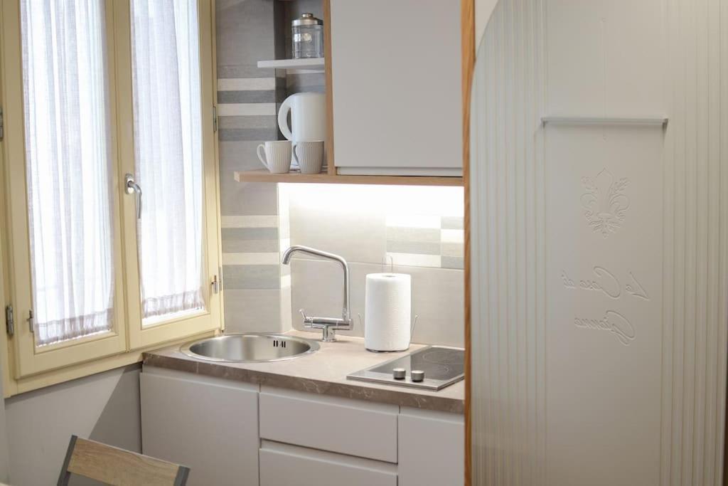 Keys Of Italy - Sgiuseppe 18 - Monolocale Intimo E Conveniente A Santa Croce Appartement Florence Buitenkant foto